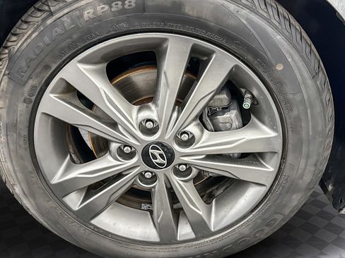 Used 2018 Hyundai Elantra SEL image 31