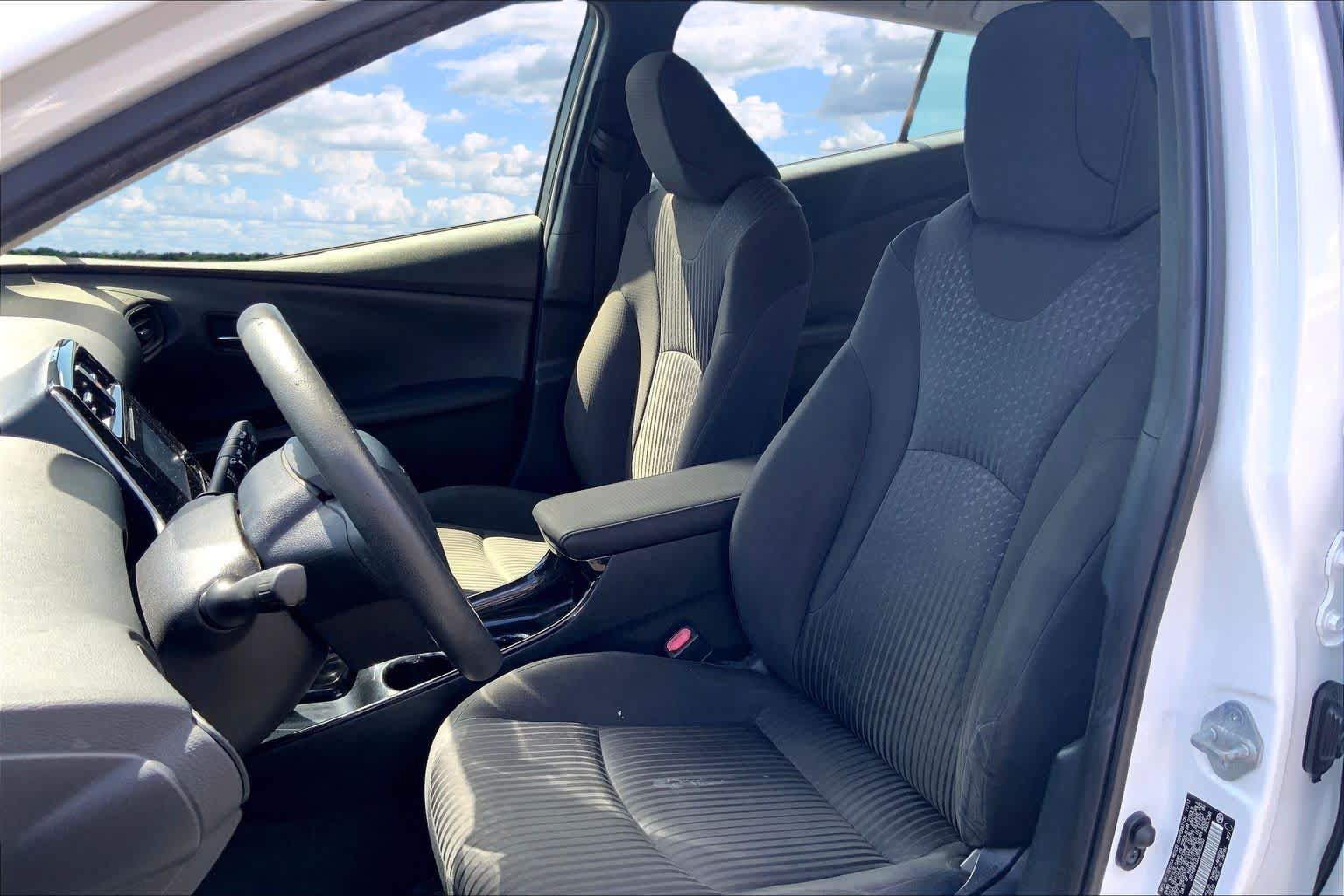 Used 2018 Toyota Prius One FWD image 11