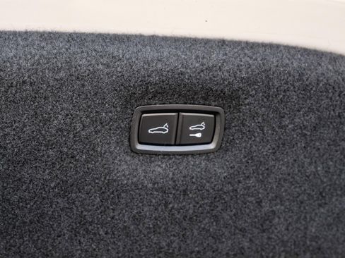 Used 2022 Porsche Taycan image 57