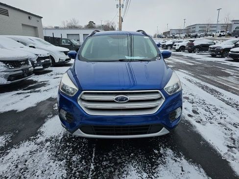 Used 2018 Ford Escape SE w/ SE Sync 3 Package image 2