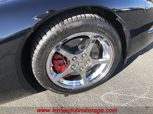 Used 2004 Chevrolet Corvette Convertible w/ Preferred Equipment Group image 25