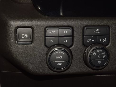 Used 2024 Chevrolet Silverado 1500 RST w/ Redline Edition AWD/4WD image 37