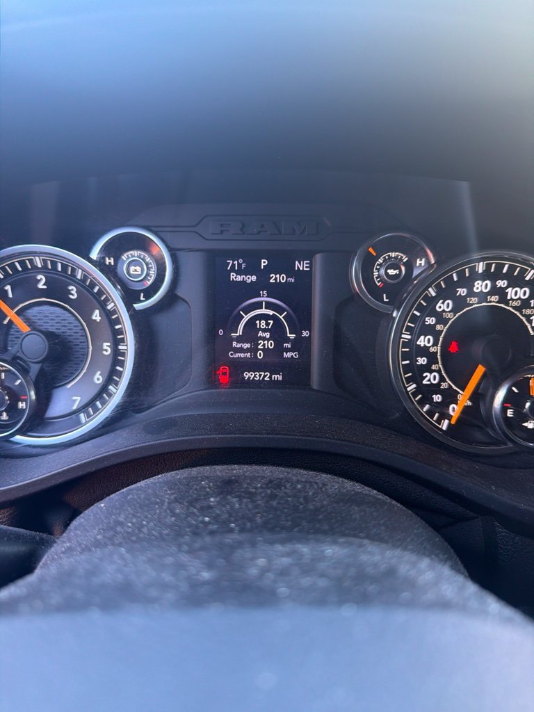 Used 2021 RAM 1500 Big Horn AWD/4WD image 3