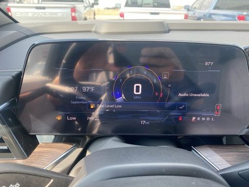 New 2025 Chevrolet Suburban Premier image 20