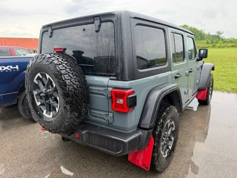 Used 2024 Jeep Wrangler Unlimited Rubicon w/ Convenience Group AWD/4WD image 6
