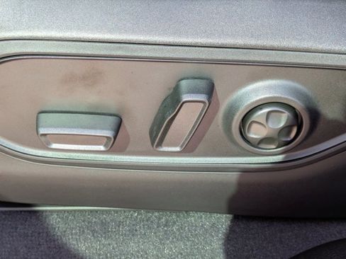 New 2025 Jeep Grand Cherokee Altitude image 18