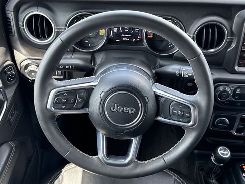 Used 2023 Jeep Wrangler Unlimited Sahara w/ Cold Weather Group AWD/4WD image 17