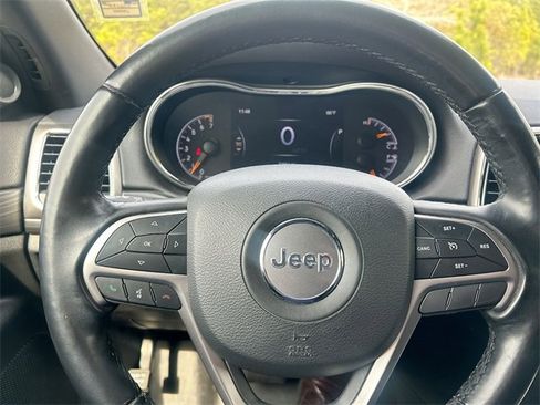 Used 2021 Jeep Grand Cherokee Laredo image 18