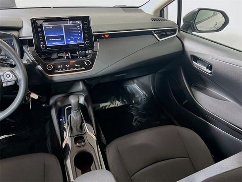 Certified 2021 Toyota Corolla LE image 21