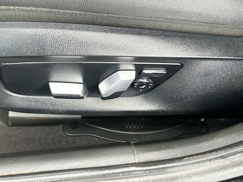 Used 2018 BMW 530i RWD image 19