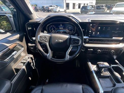 Used 2022 Chevrolet Silverado 1500 LT Trail Boss w/ LT Trail Boss Premium Package AWD/4WD image 16