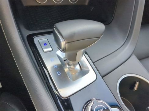 Used 2025 Genesis G70 2.5T image 52