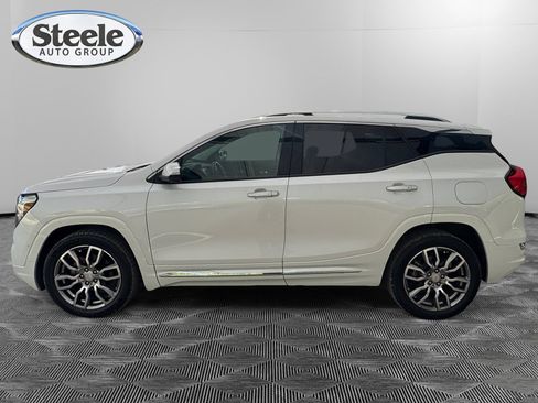 Used 2023 GMC Terrain Denali w/ Denali Premium Package AWD/4WD image 2