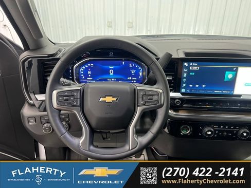Used 2023 Chevrolet Silverado 1500 LT AWD/4WD image 25