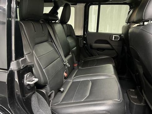 Used 2022 Jeep Wrangler Unlimited Sahara image 27
