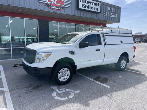 Used 2017 Nissan Titan S image 1