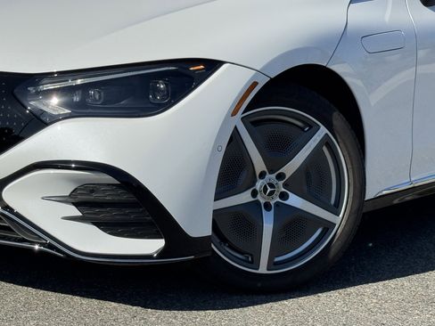 New 2026 Mercedes-Benz EQE 320+ Sedan image 4