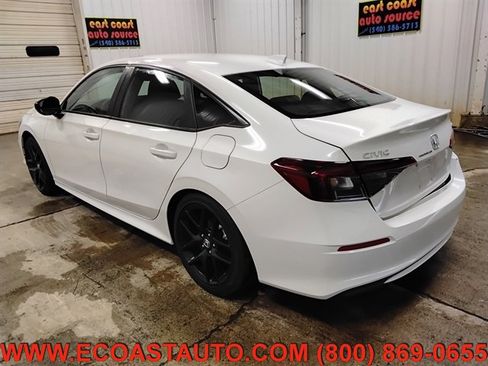 Used 2025 Honda Civic Sport image 6