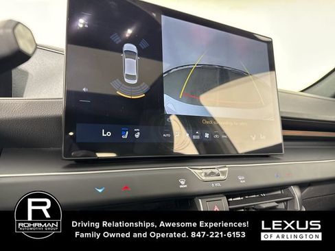 Certified 2026 Lexus ES 350e w/ Convenience Package FWD image 8