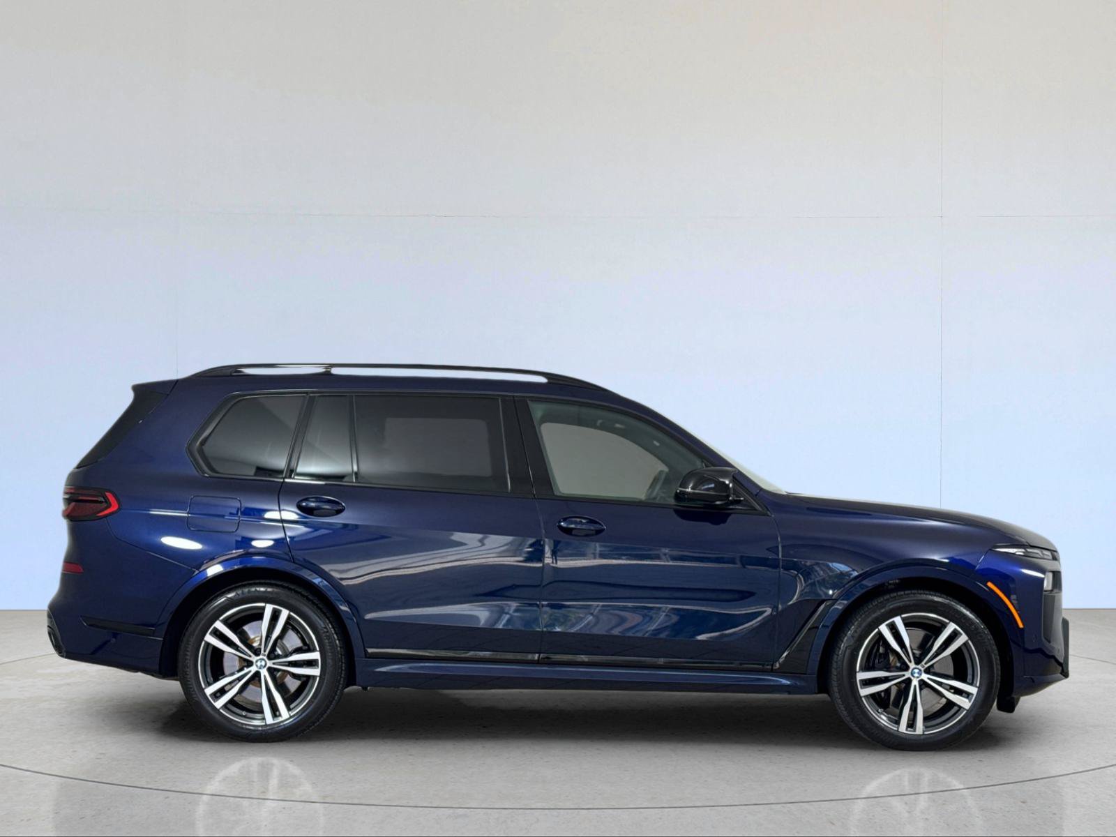 Used 2026 BMW X7 M60i AWD/4WD image 7