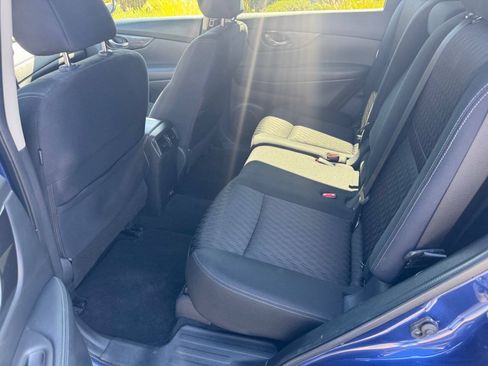 Used 2020 Nissan Rogue SV FWD image 10