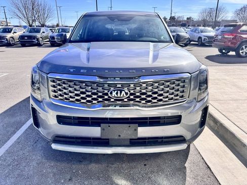 Used 2021 Kia Telluride LX image 2