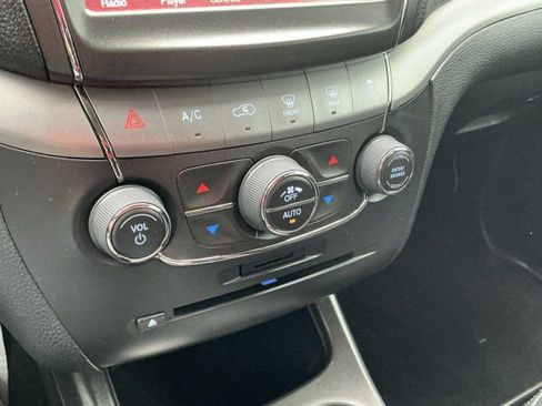 Used 2018 Dodge Journey Crossroad w/ Popular Equipment Group AWD/4WD image 23