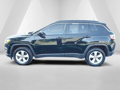 Used 2018 Jeep Compass Latitude w/ Popular Equipment Group AWD/4WD image 4