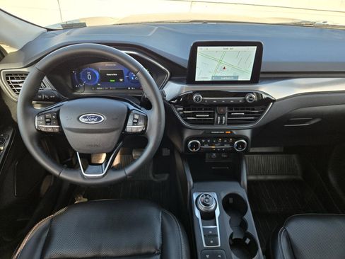 Used 2022 Ford Escape Titanium image 8