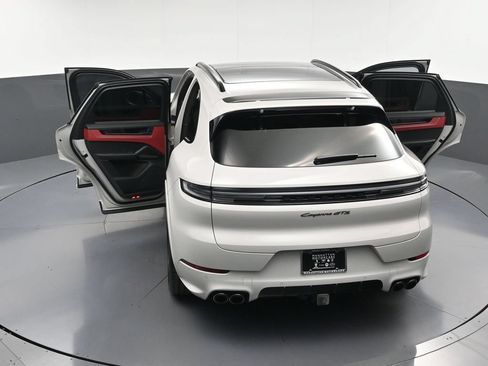 Certified 2025 Porsche Cayenne GTS AWD/4WD image 35