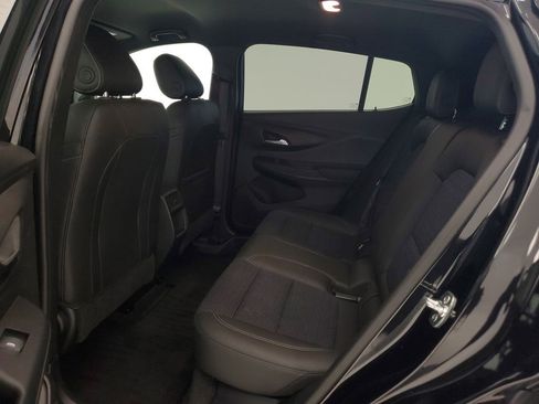 Used 2025 Buick Envista Preferred image 23