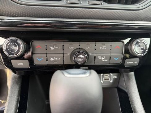 New 2026 Jeep Compass Limited image 16