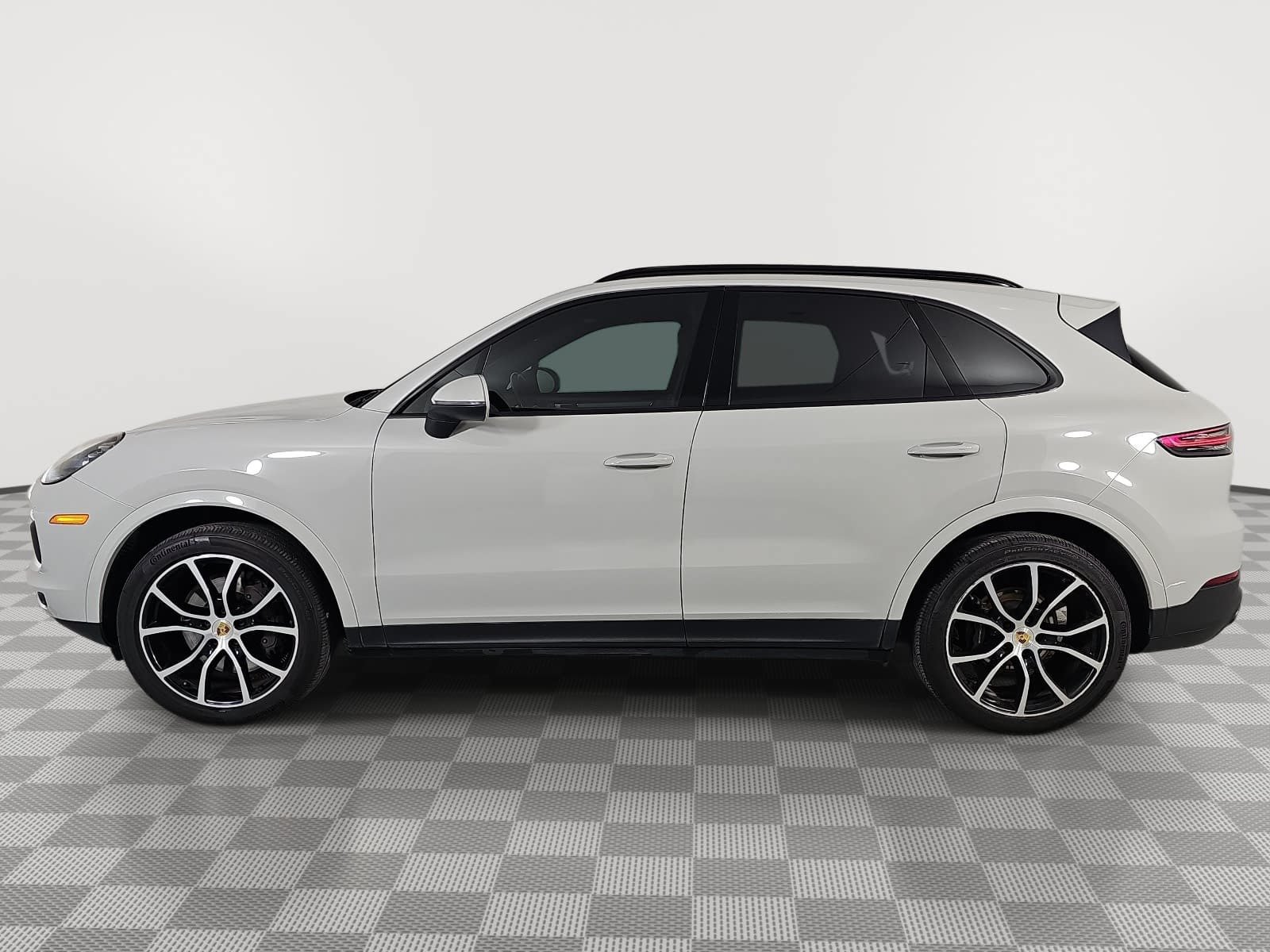 Used 2022 Porsche Cayenne Platinum Edition AWD/4WD image 5