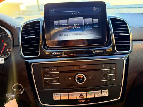 Used 2017 Mercedes-Benz GLS 450 4MATIC image 19
