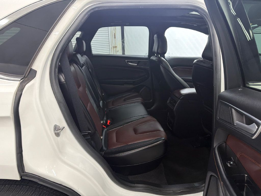 Used 2020 Ford Edge Titanium w/ Equipment Group 301A FWD image 17