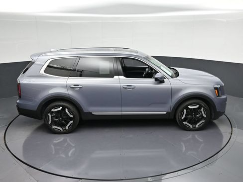 Used 2025 Kia Telluride EX FWD image 21