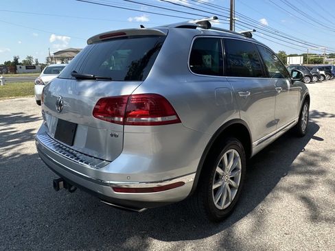Used 2016 Volkswagen Touareg Sport image 11
