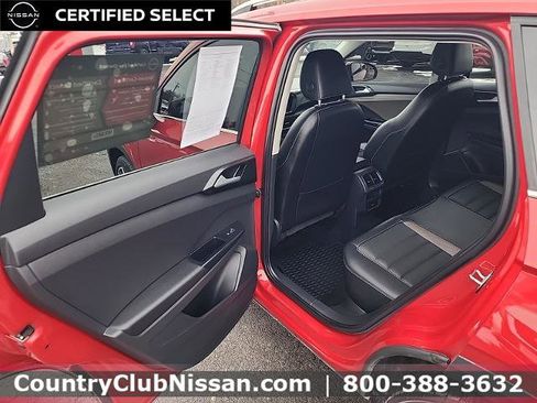 Used 2022 Volkswagen Taos SEL image 22