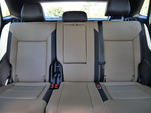 Certified 2022 Volkswagen Atlas Cross Sport SE image 13