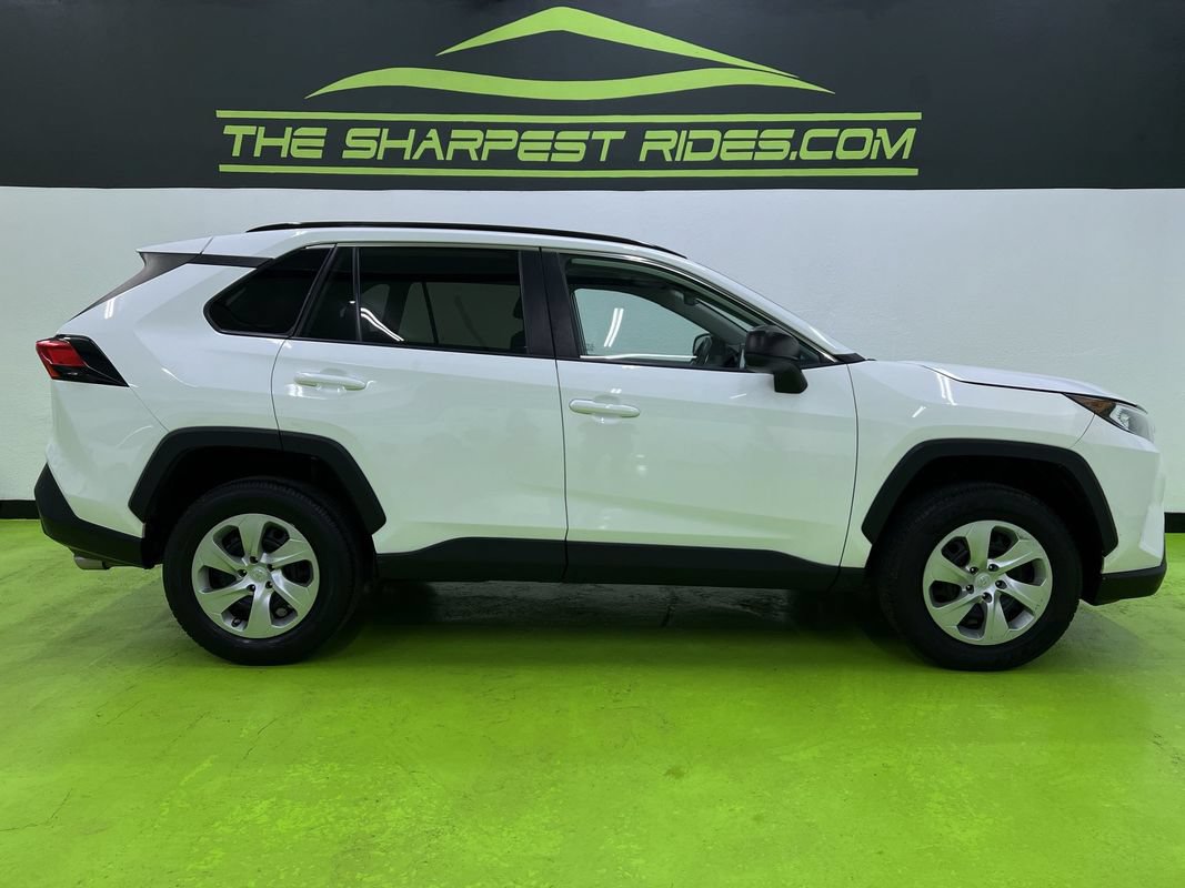 Used 2021 Toyota RAV4 LE FWD image 11
