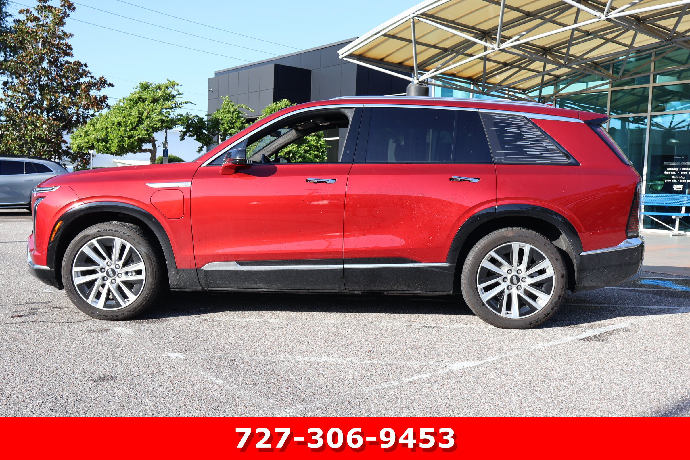 Used 2026 Cadillac Vistiq Luxury AWD/4WD image 6