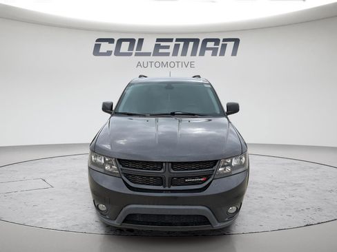 Used 2019 Dodge Journey SE w/ Connectivity Group FWD image 8