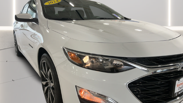 Used 2024 Chevrolet Malibu RS w/ LPO, Floor Liner Package FWD image 31