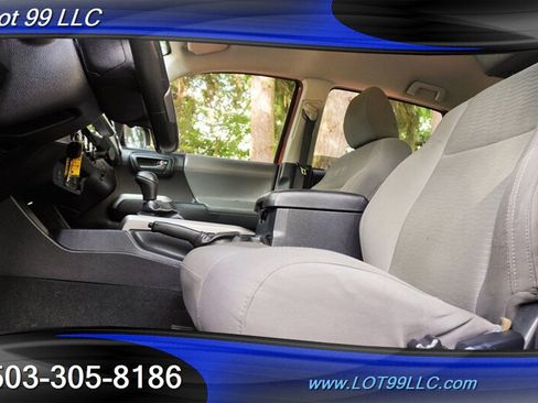 Used 2017 Toyota Tacoma SR5 w/ Tow Package AWD/4WD image 2