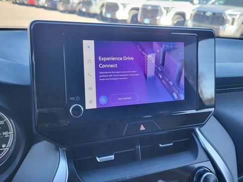 Used 2023 Toyota Venza LE image 22