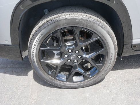 Used 2024 Chevrolet Traverse RS AWD/4WD image 8