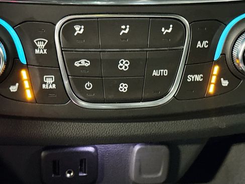 Used 2023 Chevrolet Traverse LT w/ Rear Camera Mirror Package AWD/4WD image 20