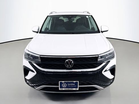 Certified 2022 Volkswagen Taos SE w/ Panoramic Sunroof Package image 6