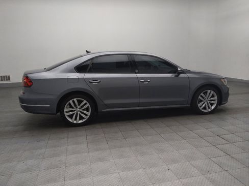 Used 2019 Volkswagen Passat Wolfsburg Edition FWD image 10