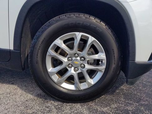 Used 2019 Chevrolet Traverse LT FWD image 12
